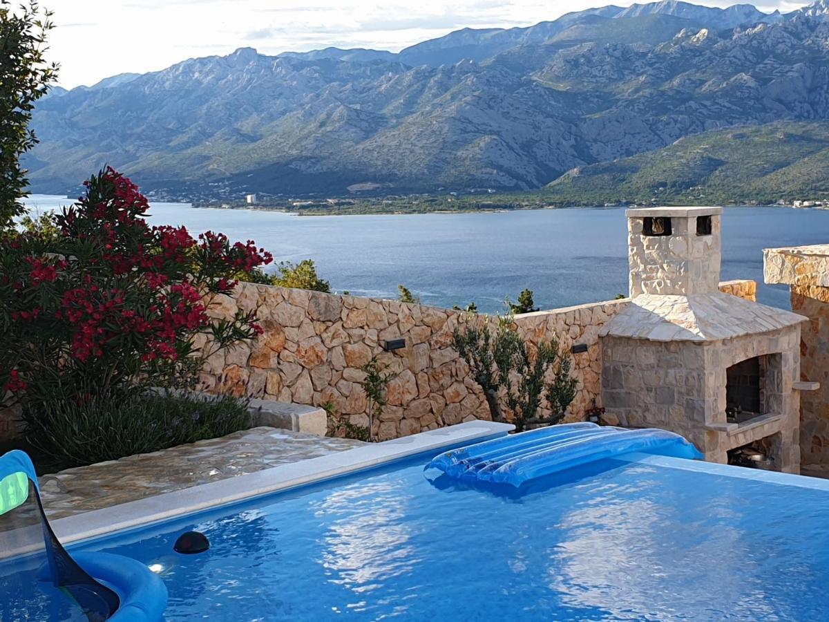 House La Familia Villa