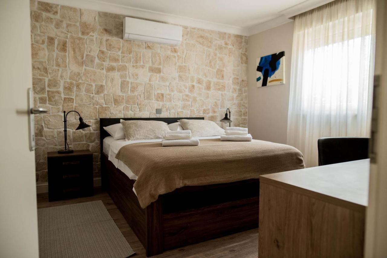 Villa House La Familia