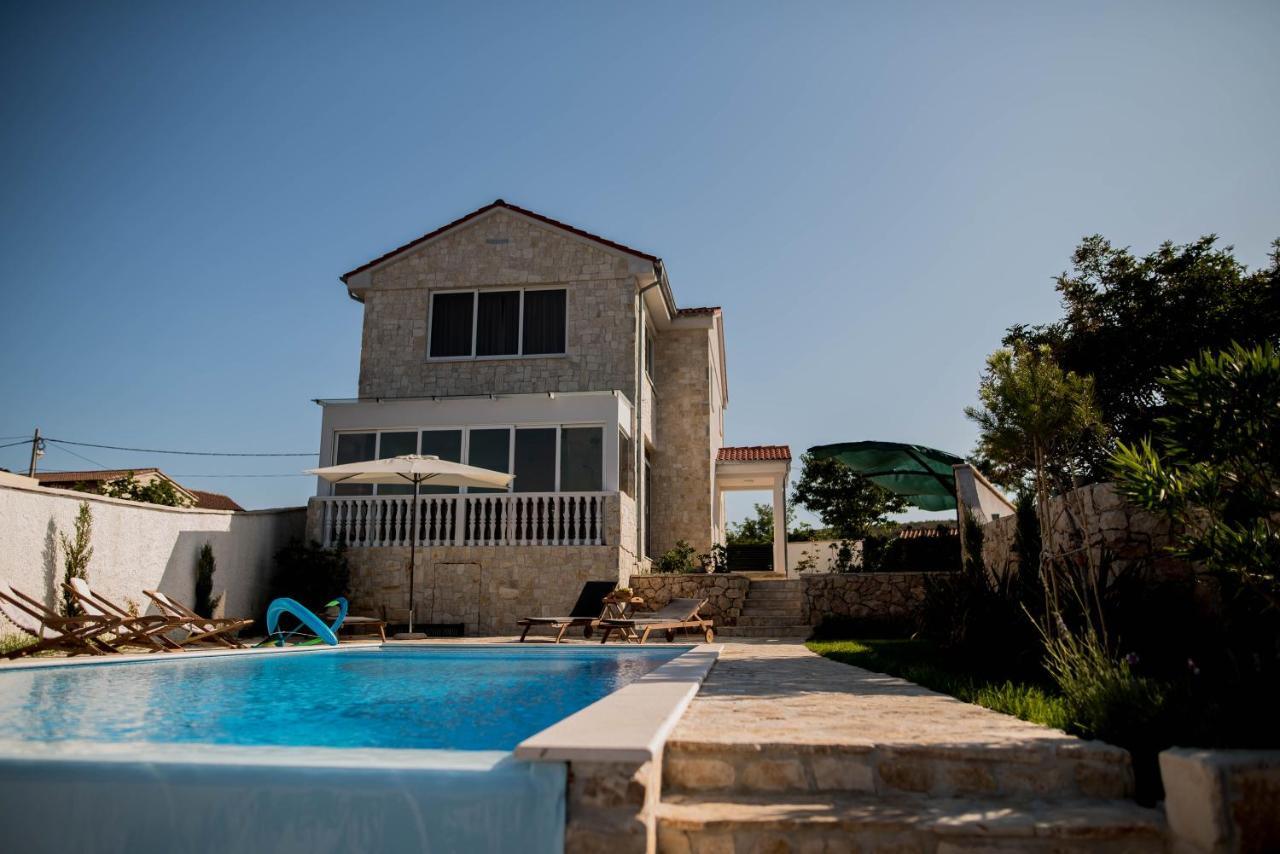 House La Familia Vinjerac
